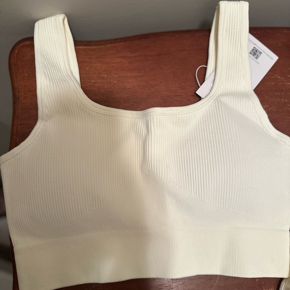 🛍️NWT QINSEN Women’s 2 Piece Cream Work Out Set - Picture 5 of 10